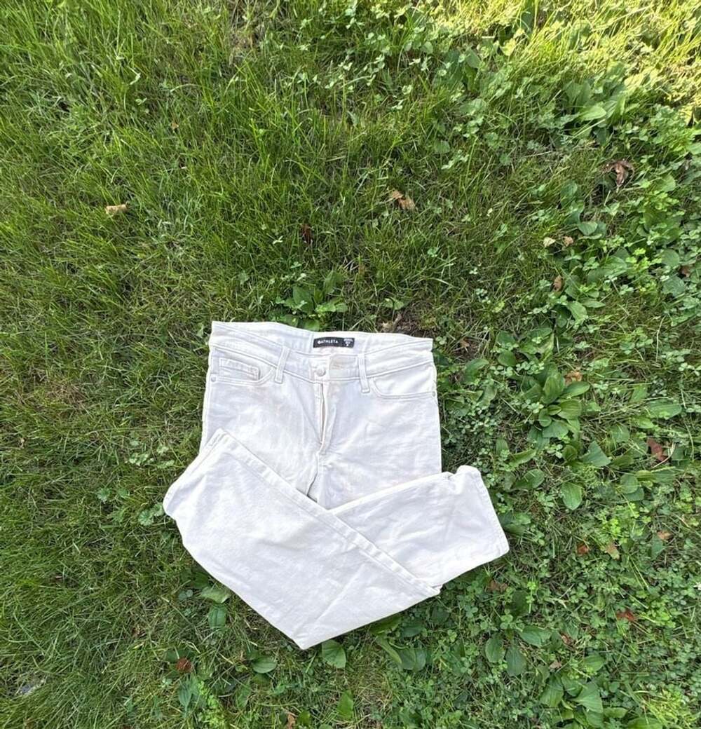 Athleta Jeans Size 8 Off White Denim Straight Leg Pants